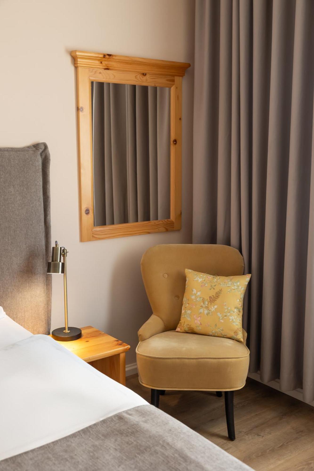 Hotel Kadoor Карловац Экстерьер фото