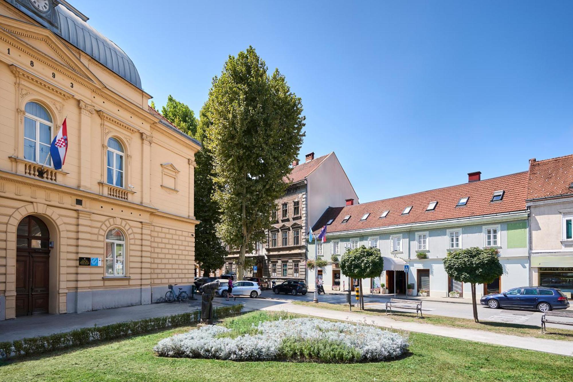 Hotel Kadoor Карловац Экстерьер фото
