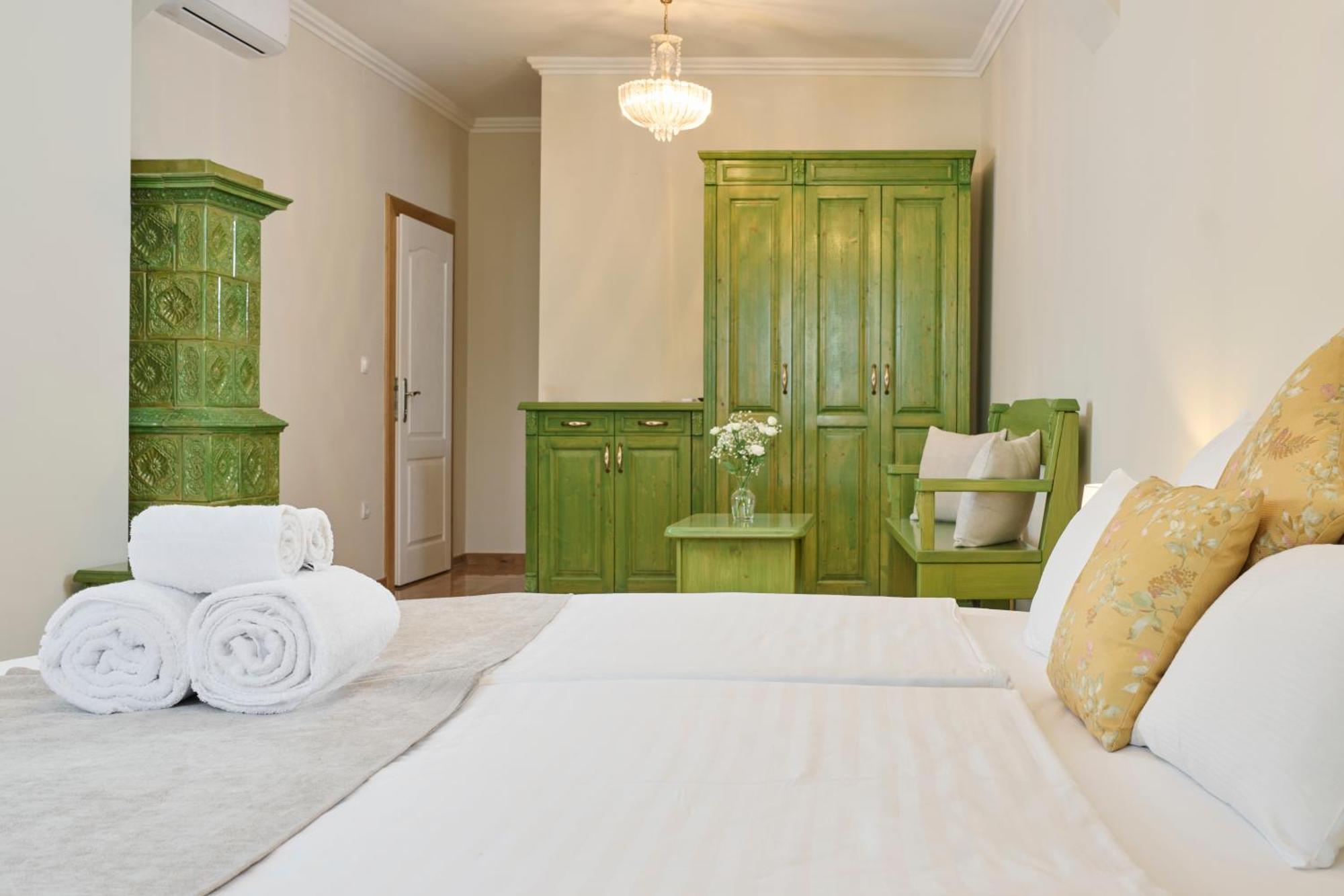 Hotel Kadoor Карловац Экстерьер фото